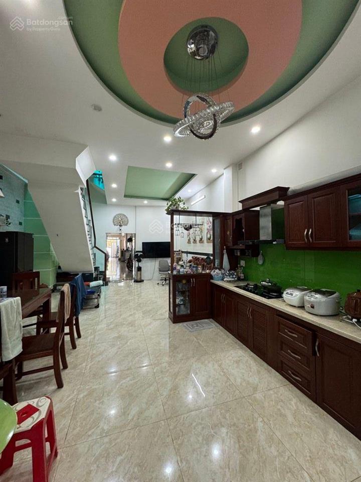 Bán nhà mặt tiền văn thân, đẹp 3 tầng, gần chợ bình tiên, minh phụng q6