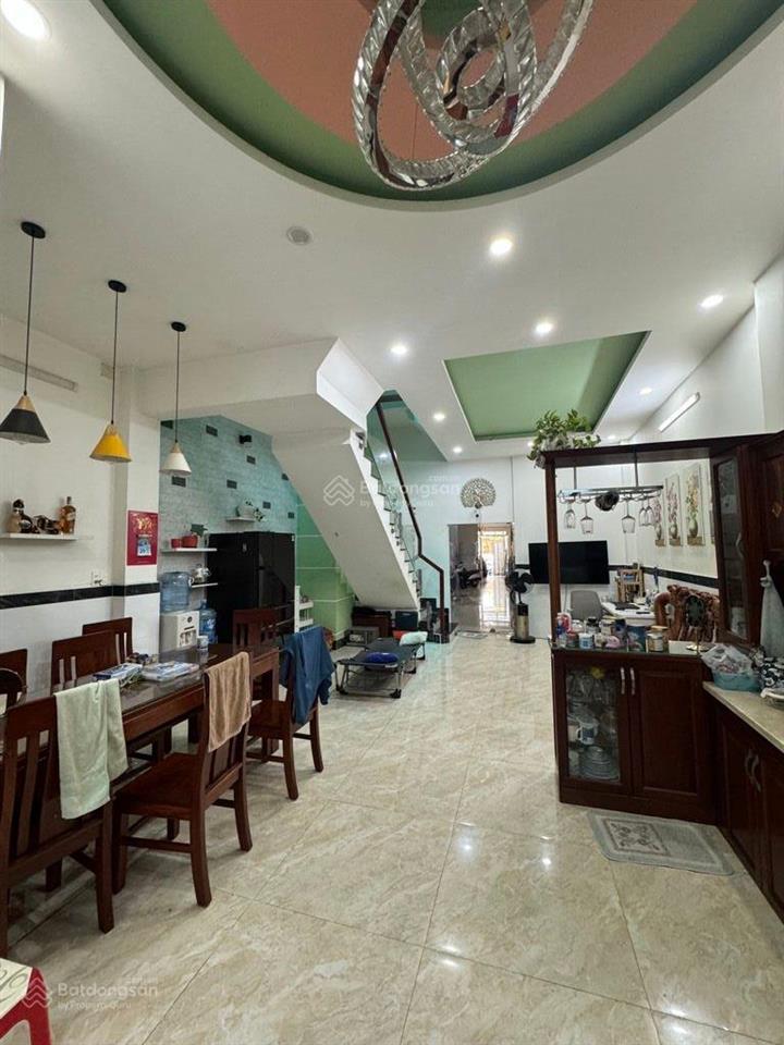 Bán nhà mặt tiền văn thân, đẹp 3 tầng, gần chợ bình tiên, minh phụng q6
