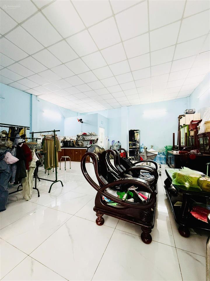 Bán nhà 3 tầng ngay tân thới nhất 13b, 169m2 ngang 7,5m, sân đậu ô tô, giáp tân bình, chỉ 11,8tỷ