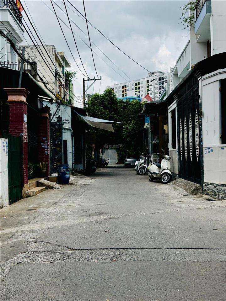 Bán nhà 3 tầng ngay tân thới nhất 13b, 169m2 ngang 7,5m, sân đậu ô tô, giáp tân bình, chỉ 11,8tỷ