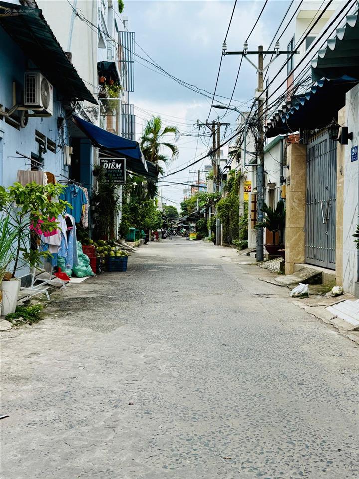 Bán nhà 3 tầng ngay tân thới nhất 13b, 169m2 ngang 7,5m, sân đậu ô tô, giáp tân bình, chỉ 11,8tỷ