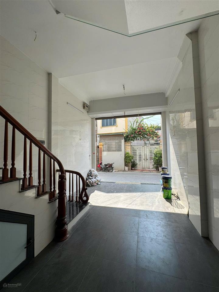 Bán nhà 5 tầng cạnh mỹ đình  ngõ thông  ô tô tránh