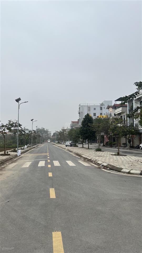 Chủ đất cần tiền bán lô đất ở trung tâm hành chính mới