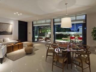 Định cư canada  bán biệt thự sang trọng lê văn sỹ, quận 3  dt 8 x 20m  3 tầng+sân vườn  35 tỷ