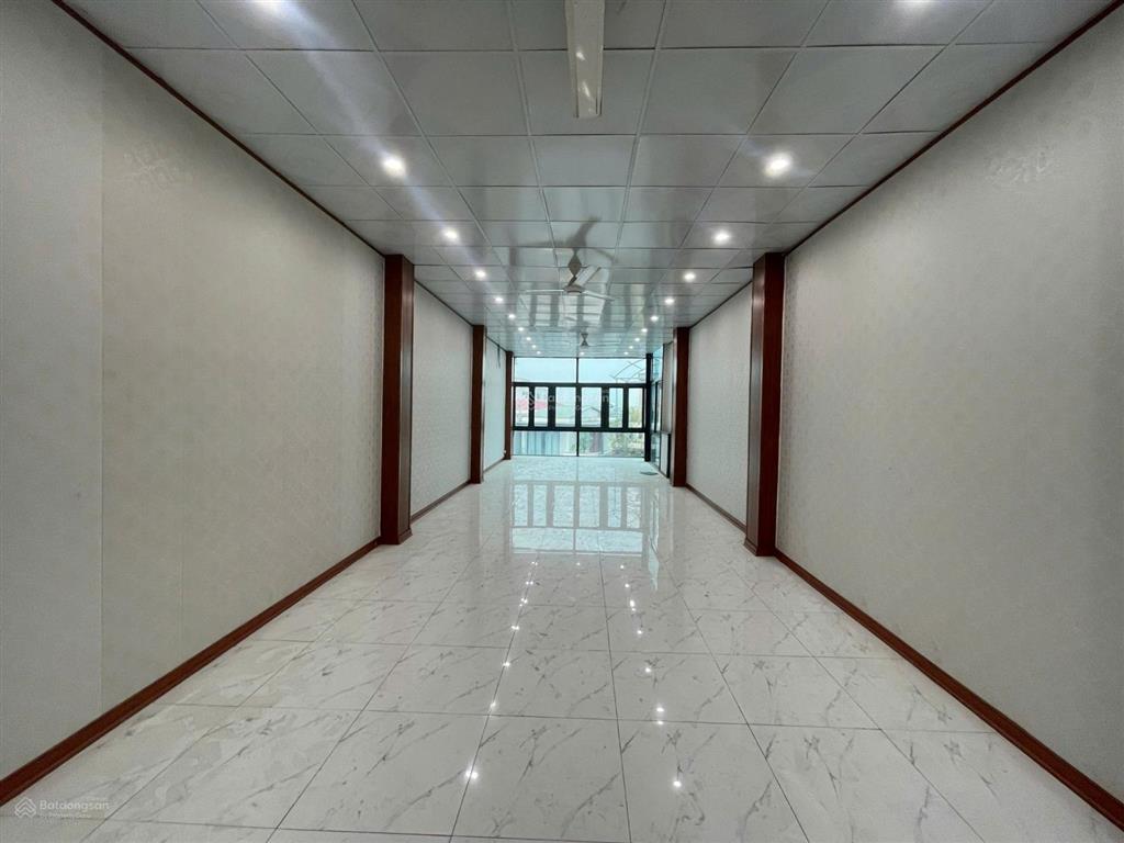 Cần bán nhà 8 tầng thang máy kinh doanh đinh phố tôn thất tùng đống đa dòng thu 77 triệu/tháng