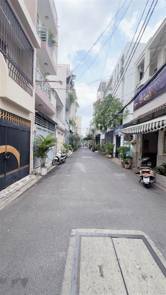 Bán nhà hxh 8m, 3 tầng, 73m2, đường huỳnh văn bánh, phú nhuận