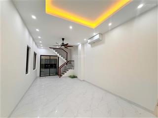 Cho thuê căn liền kề xẻ khe 3 mặt thoáng giá 7tr, đã hoàn thiện nội thất cơ bản tại cọ xanh, ocp2