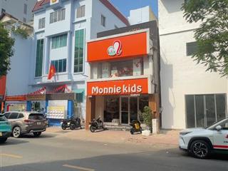 Mặt tiền nguyễn thiện thuật q3 ngang 5,9m x 21m giá 56 tỷ có dòng tiền 70 triệu gần công viên covid