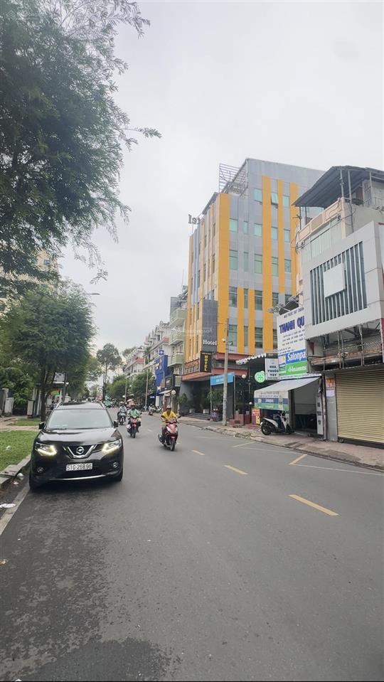 Mặt tiền sư vạn hạnh q5 ngang 4m dài 27m 4 tầng giá còn 32 tỷ đối diện an đông plaza
