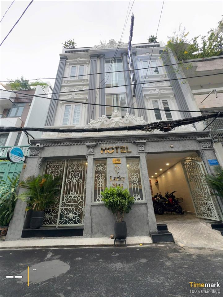Bán ks đường lê thị riêng q1 dt 7,8m x 18m 4 tầng giá 42 tỷ có hdt 130 triệu/ tháng hẻm xe hơi .