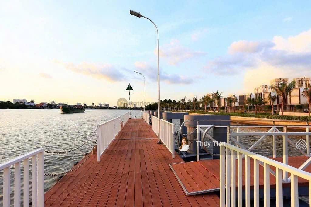 Bán biệt thự holm  khu compound ven sông sg đường nguyễn văn hưởng  thảo điền  quận 2