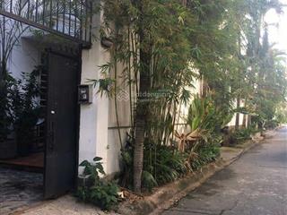 Bán biệt thự làng báo chí, thảo điền quận 2, dt 10x11m cn 110m2 trệt 2 lầu giá chỉ 25 tỷ