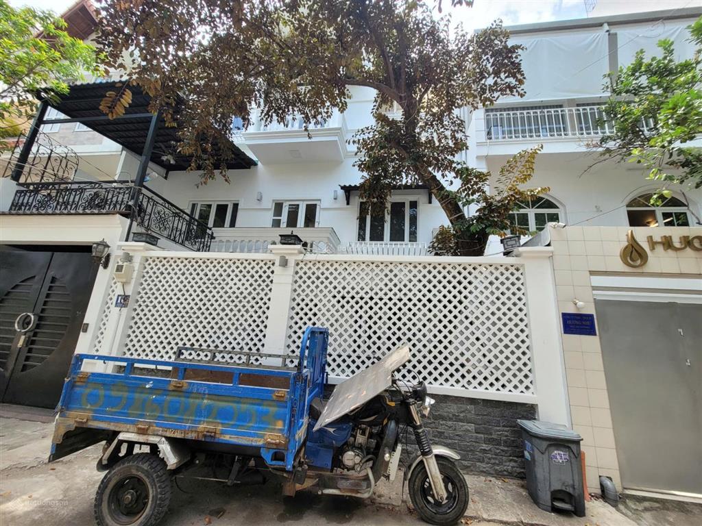 Bán biệt thự làng báo chí, thảo điền quận 2, dt 10x11m cn 110m2 trệt 2 lầu giá chỉ 25 tỷ