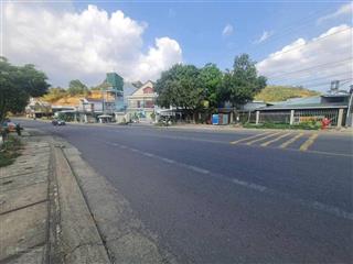 Bán gấp lô đất thổ cư trung tâm xã