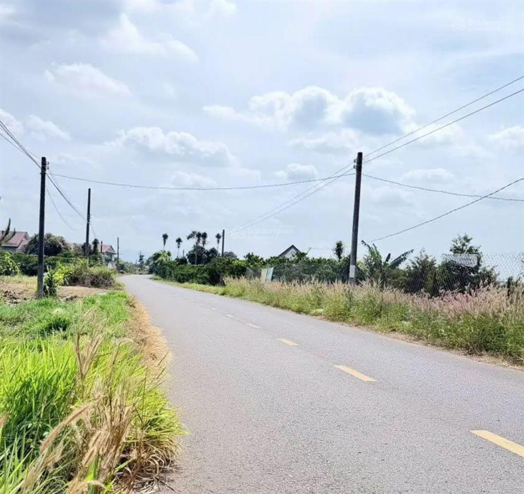 Cần nhượng lại lô đất mặt tiền kinh doanh hòa ninh