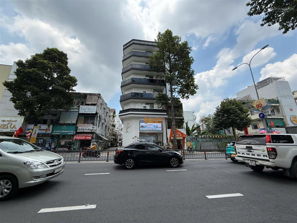 Bán building hiếm nhấtmặt tiền bến vân đồn 10x25mkc 1h8t hđt 350tr giá chỉ 145 tỷ