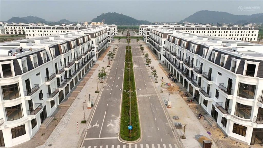 Chỉ 4 tỷ có ngay nhà 4 tầng mặt đường 30m kinh doanh buôn bán tại tân thanh elite city