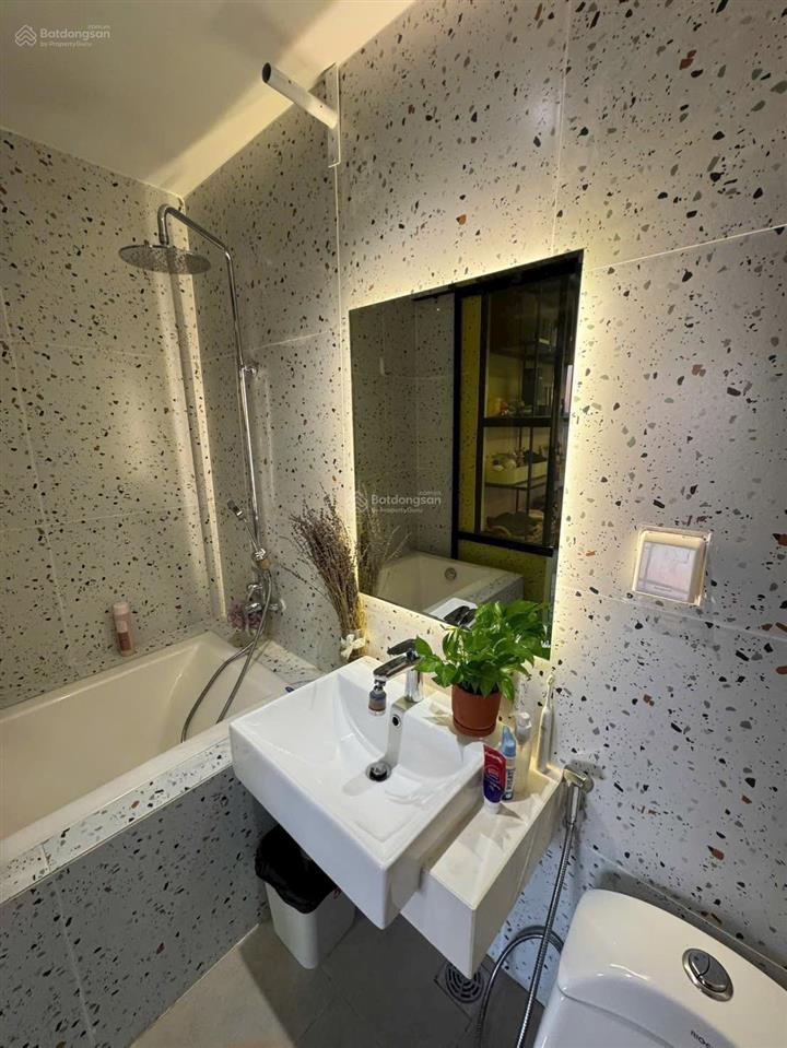 Bán căn 2pn2wc 76m2 view sông full nội thất giá 7ty2