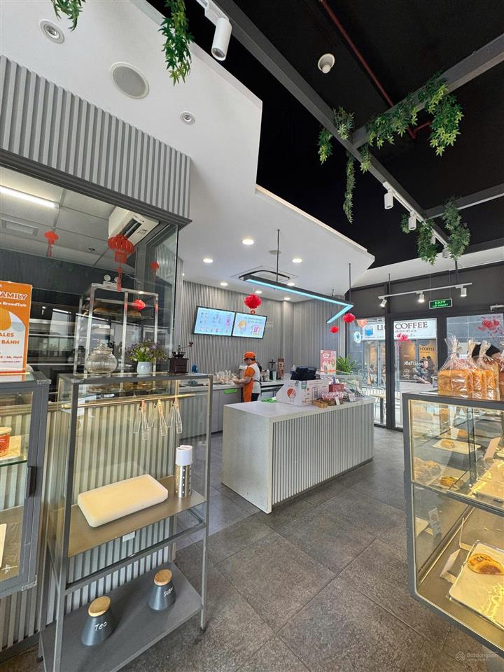 Bán shophouse tháp trung tâm 76m2 giá chỉ 138tr/m2