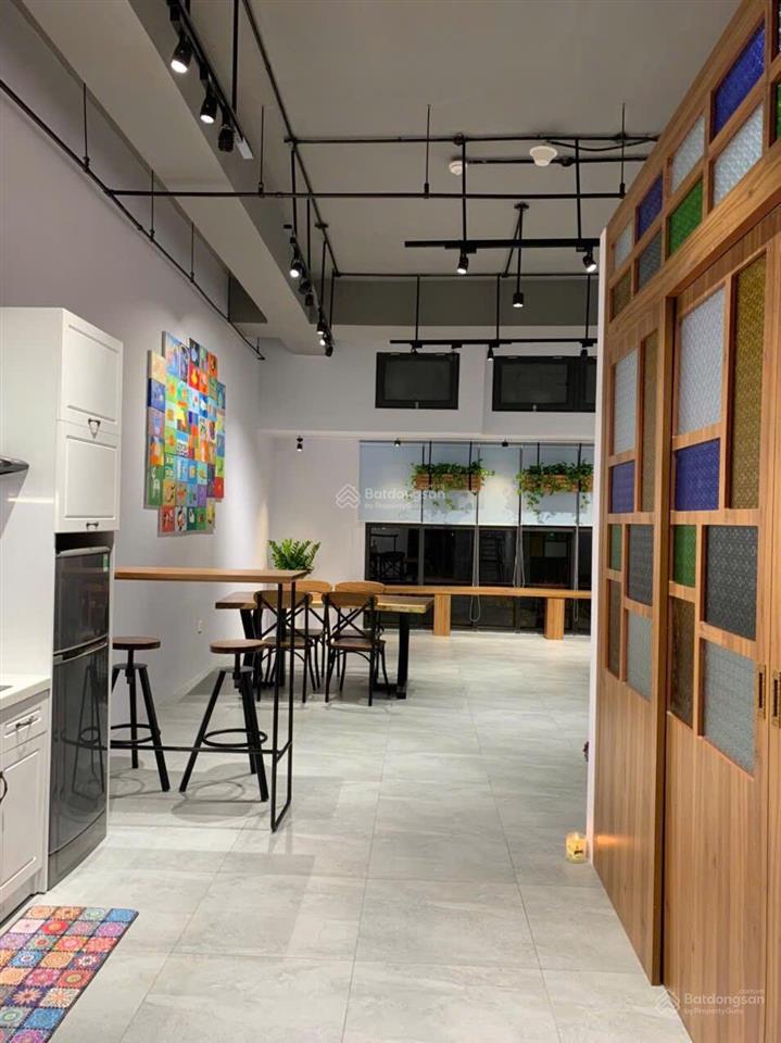 Cho thuê vp 62m2  căn góc có ban công (10m2) ngăn phòng họp riêng giá 16tr