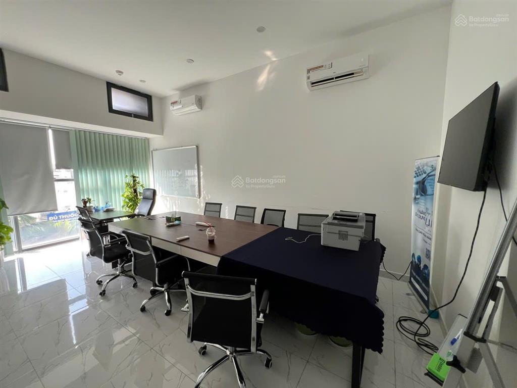 Văn phòng 35m2 giá 9,5tr/tháng, đăng ký kinh doanh được.