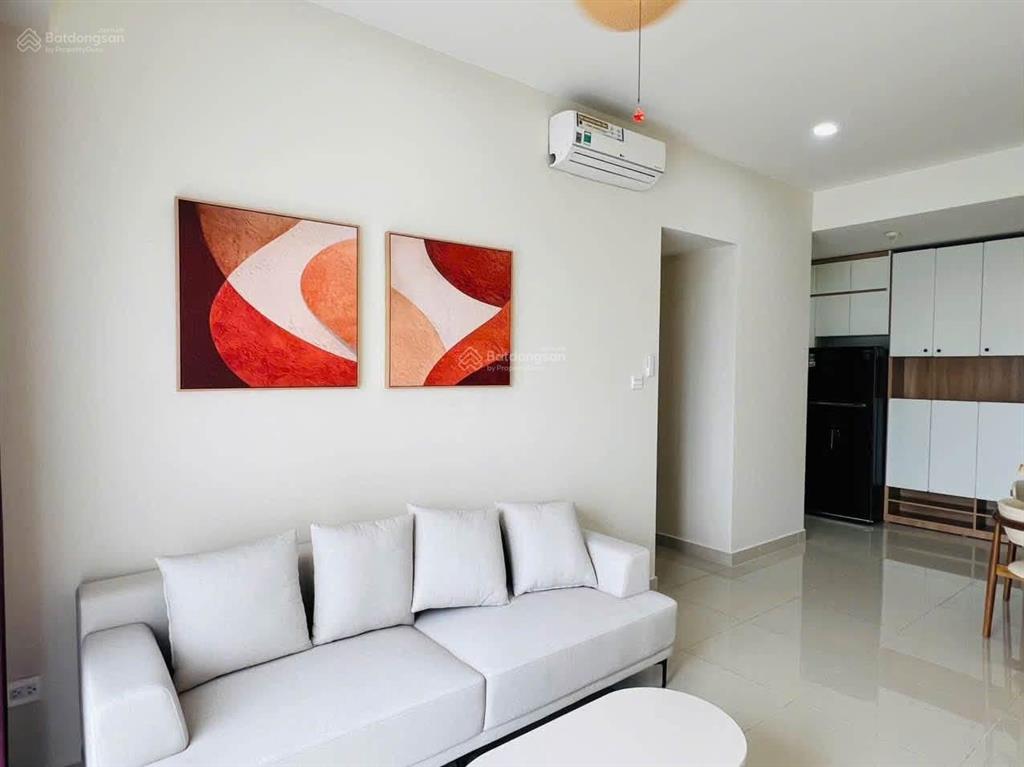 Bán 2pn  2wc có sổ hồng 76m2, giá 6ty4