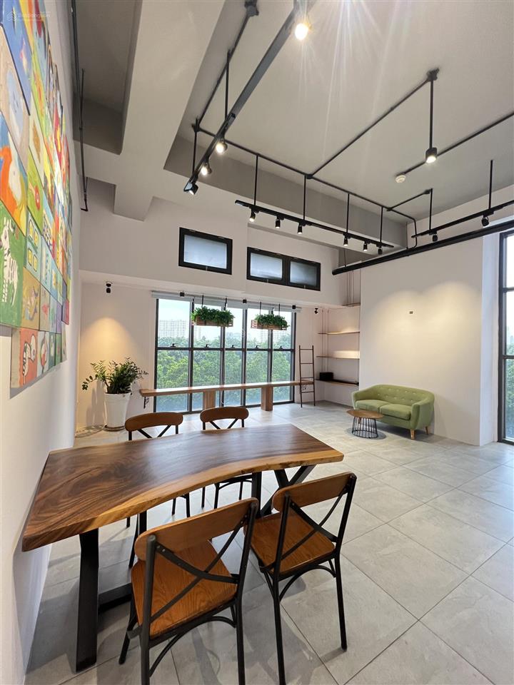 Cho thuê văn phòng có phòng riêng ngủ lại  65m2 giá 18tr