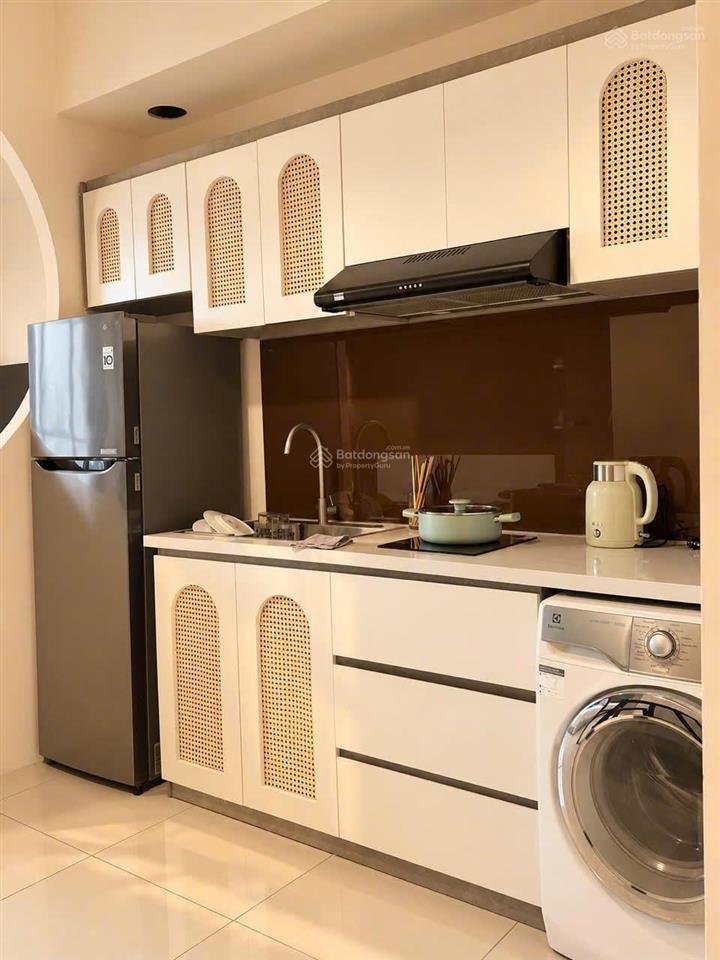 Bán căn studio 35m2 giá 2ty8 đang cho thuê 14tr/ tháng