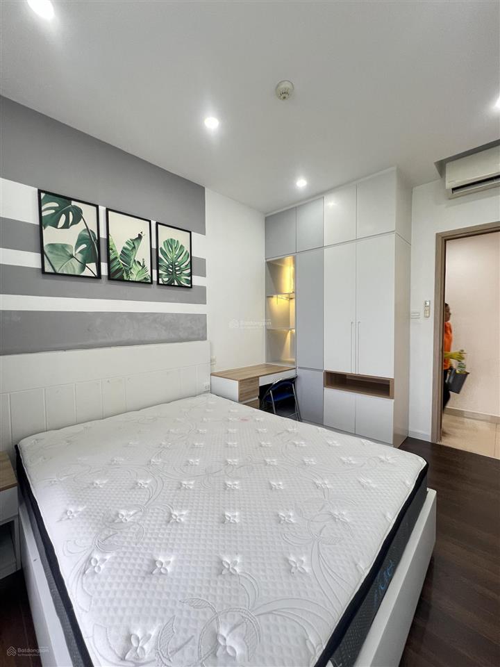 Cho thuê 2 phòng nhà mới giá 18tr