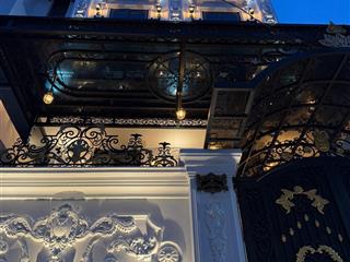 Đón tết bính ngọ nhà mới hoàn thiện 4 tầng có thang máy dt 8x10 giá 19 tỷ còn tl