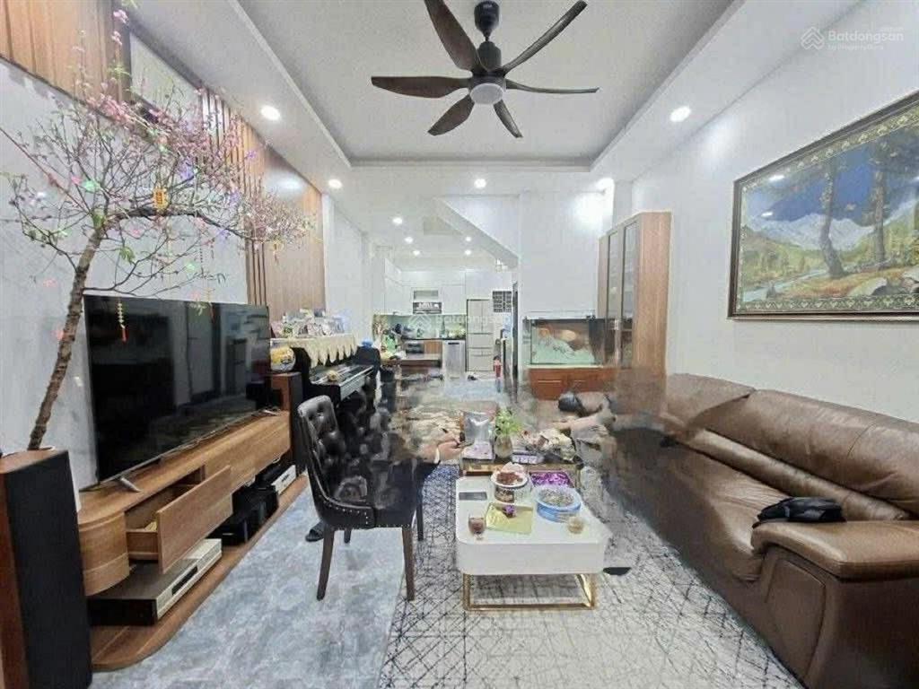Bán nhà dân phân lô, ô tô 7 chỗ đỗ cửa phường tây hồ, ngõ thông  dt 48m2 x mặt tiền 4.2m  12.3 ty