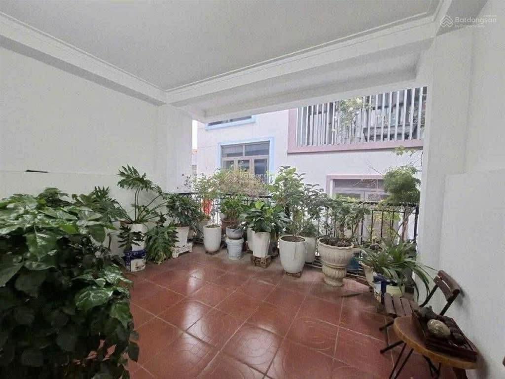 Bán nhà dân phân lô, ô tô 7 chỗ đỗ cửa phường tây hồ, ngõ thông  dt 48m2 x mặt tiền 4.2m  12.3 ty