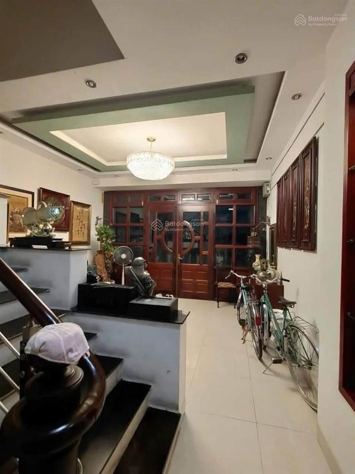 Bán nhà đẹp 5t võng thị, tây hồ  ô tô đỗ cửa, gần hồ  dt 45m2, mt 4.5m  giá 13 tỷ