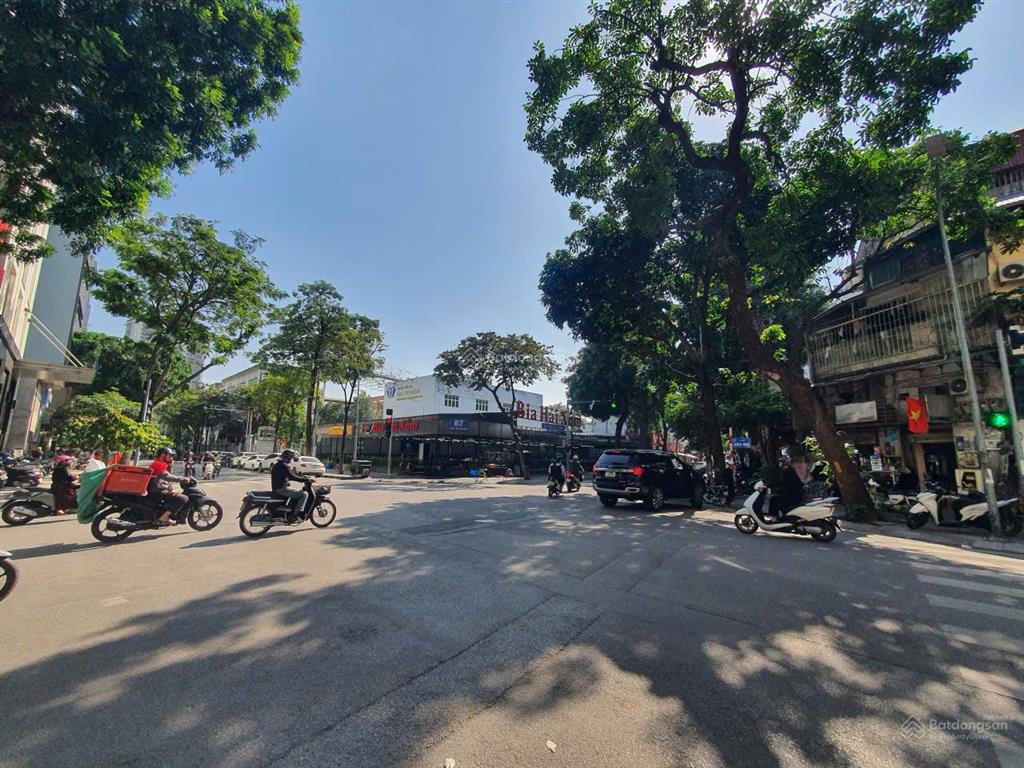 Bán tòa văn phòng 8 tầng mặt phố hòa mã  hai bà trưng hà nội