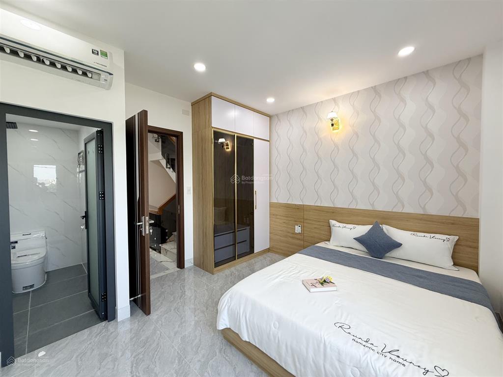 Bán nhà thới an q12, khu cao tầng, 5 tầng full nội thất chỉ 5.x tỷ tl