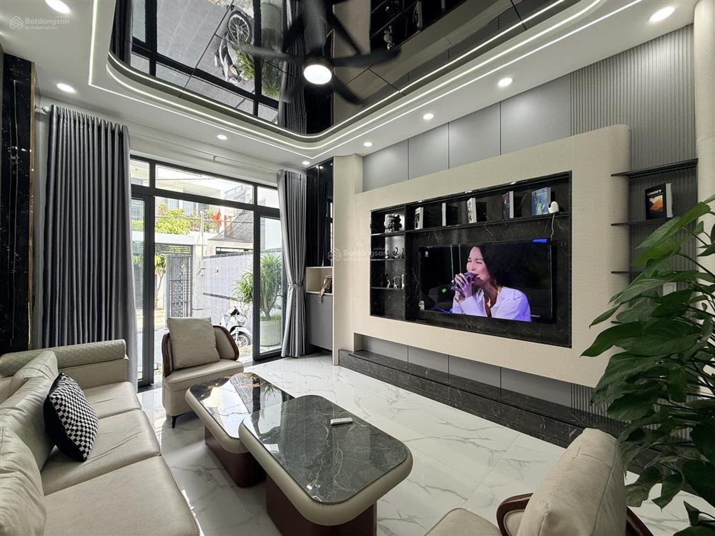 Bán nhà thới an q12, 102m2 4x25 ô tô thông, 4 tầng full nội thất chỉ 6.x tỷ
