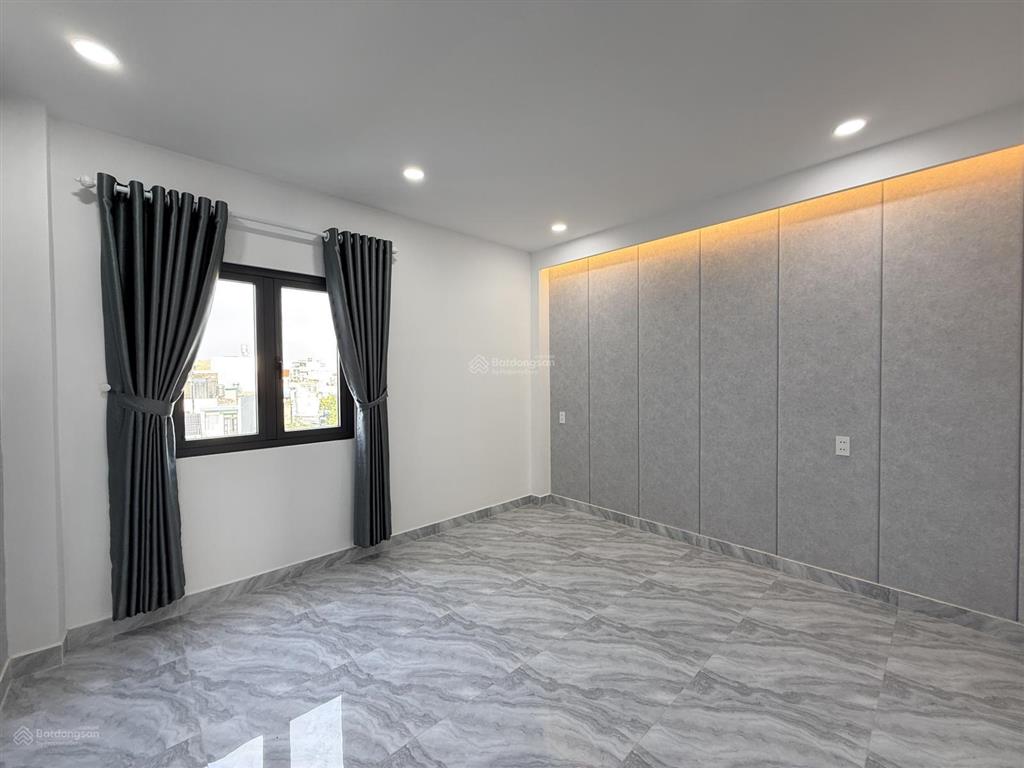 Bán nhà giá rẻ q12, đường 10m, 4x17 5 tầng full nội thất chỉ 6.x tỷ tl