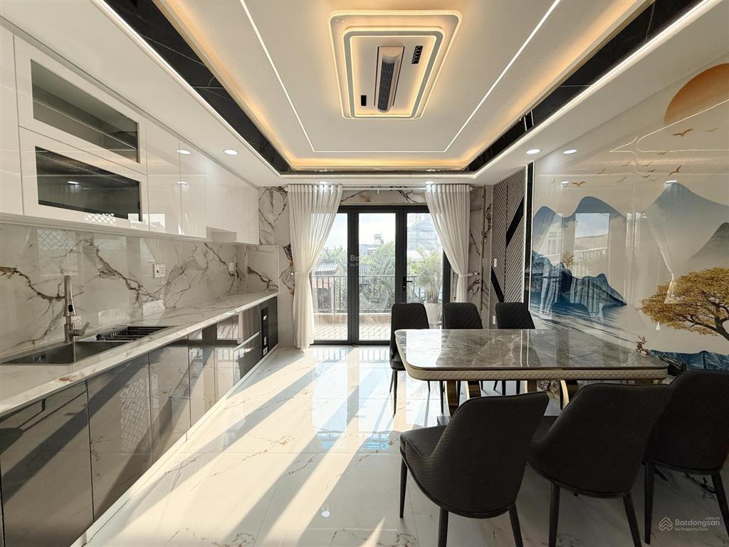 Bán nhà giá rẻ q12, đường 10m, 4x17 5 tầng full nội thất chỉ 6.x tỷ tl