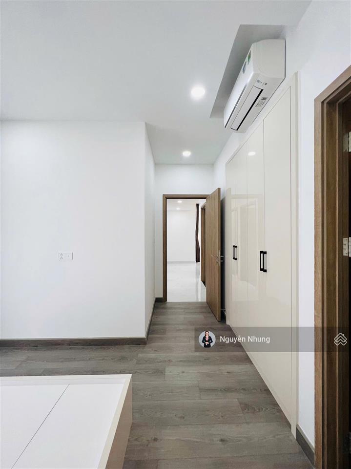 Bán căn sky linked villa  dt 206 m2, 3pn  2wc  gara ô tô 40 m2!  0938 268 ***