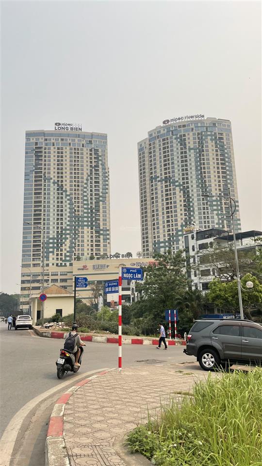 Hiếm có 1 căn tài chính hơn 3 tỷ tại ngọc lâm đối diện mipec long biên, ngõ nông, 4 tầng khung cột