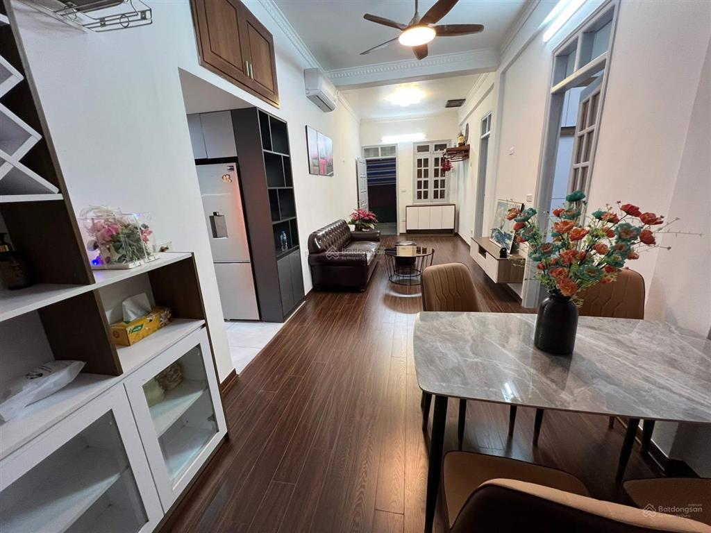 Bán nhà tập thể ngõ 68 quan nhân, cầu giấy, ô tô đỗ cầu thang, 68m², 2 ngủ, giá chào hơn 4 tỷ