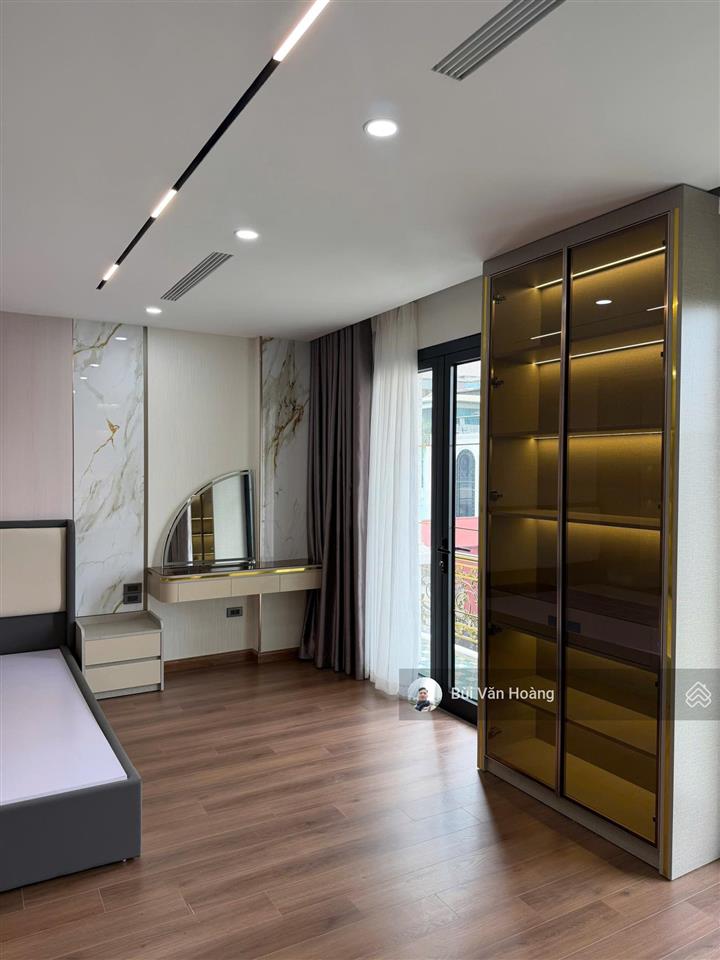 Bán nhà minh khai, cạnh timecity, vừa ở vừa kinh doanh, 8 tầng xây mới full nội thất, giá chỉ 38 tỷ