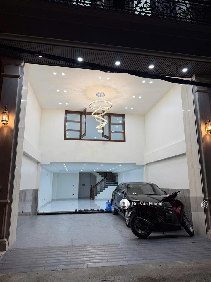 Bán nhà minh khai, hai bà trưng, 8 tầng thang máy, full nội thất xịn xò, giá chỉ hơn 30 tỷ