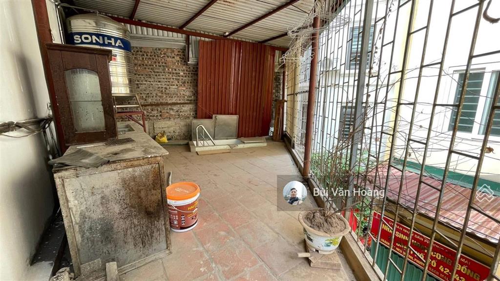 Giá rẻ, bán nhà phố chùa quỳnh  hai bà trưng, ngõ thông, vf3 đỗ cửa 16m, 3 tầng giá chỉ hơn 2tỷ