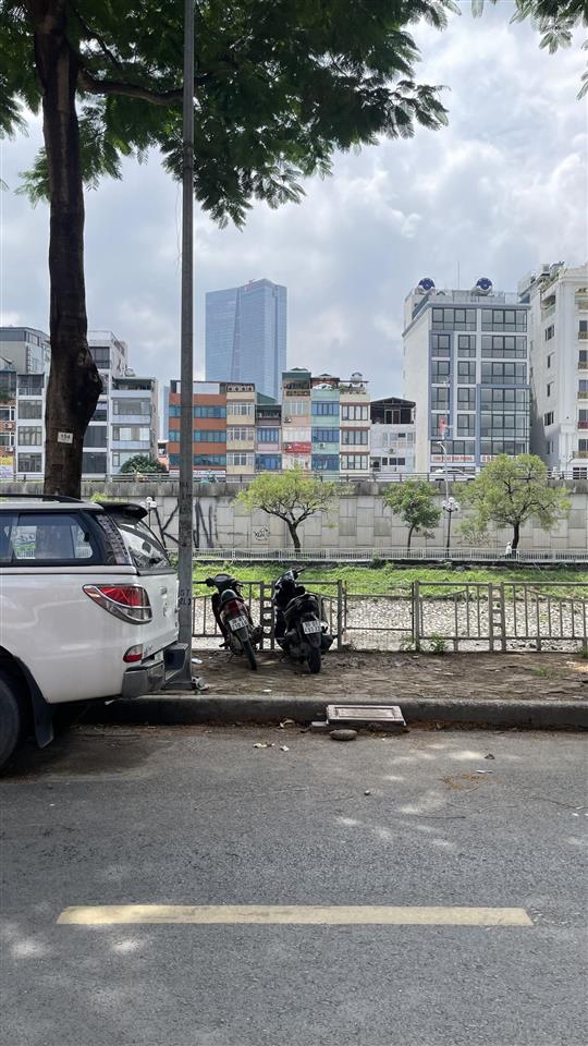 Giá siêu tốt,bán nhà quan hoacầu giấy,ngõ thông kinh doanh,ôtô đỗ cửa,cách phố 30m giá chỉ hơn9tỷ
