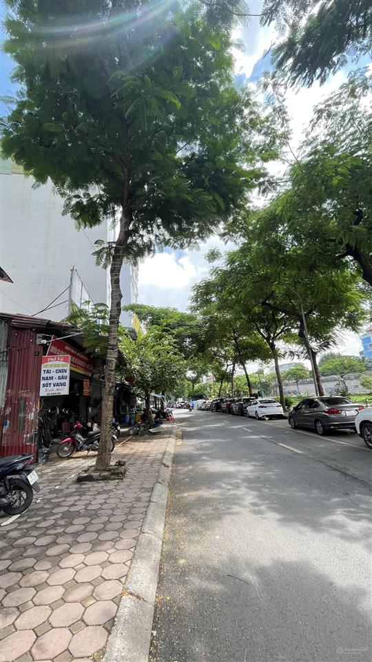 Giá siêu tốt,bán nhà quan hoacầu giấy,ngõ thông kinh doanh,ôtô đỗ cửa,cách phố 30m giá chỉ hơn9tỷ