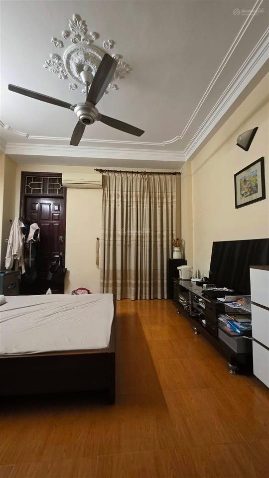 Giá siêu tốt,bán nhà quan hoacầu giấy,ngõ thông kinh doanh,ôtô đỗ cửa,cách phố 30m giá chỉ hơn9tỷ