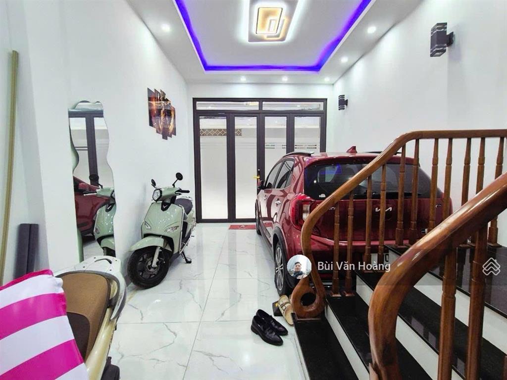 Bán nhà phân lô ô tô vào nhà đường láng36mx5 tầng giá 10,5tỷ