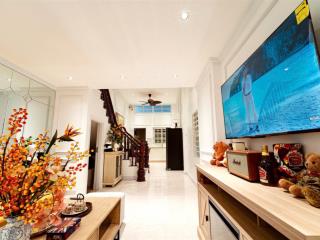 Kim mã, lõi ba đình  ô tô đỗ cửa  2 mặt ngõ, 3 thoáng  nhà đẹp full nt ở luôn  giá hơn 15 tỷ