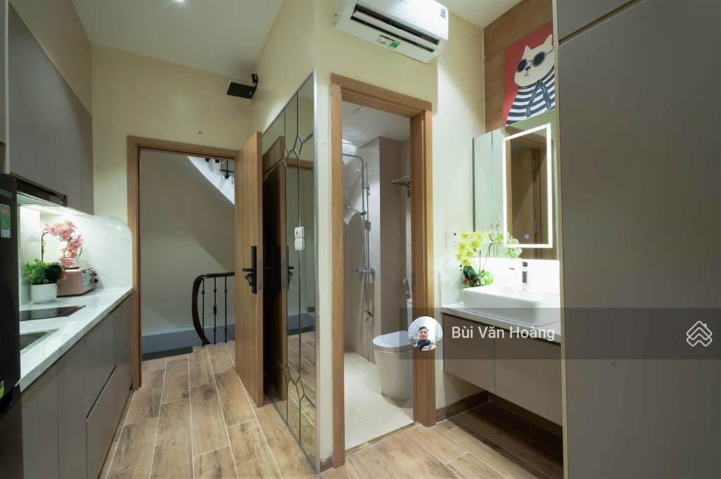Bán nhà liễu giai, ba đình, ô tô đỗ cửa 7 tầng, 4 studio, dòng tiền 30 triệu/tháng, nhỉnh 15 tỷ